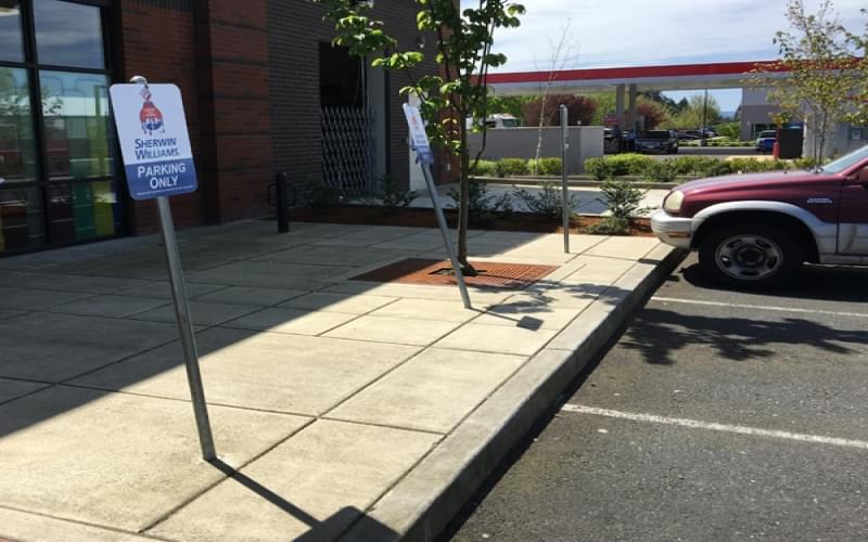Choosing the Right Bollard or Delineator For Your Parking Needs : A Primer